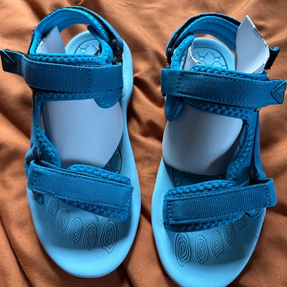 Brand New Sandals - Picture 4 of 6